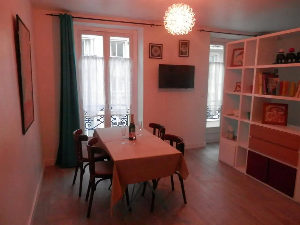 Charly Apartmán